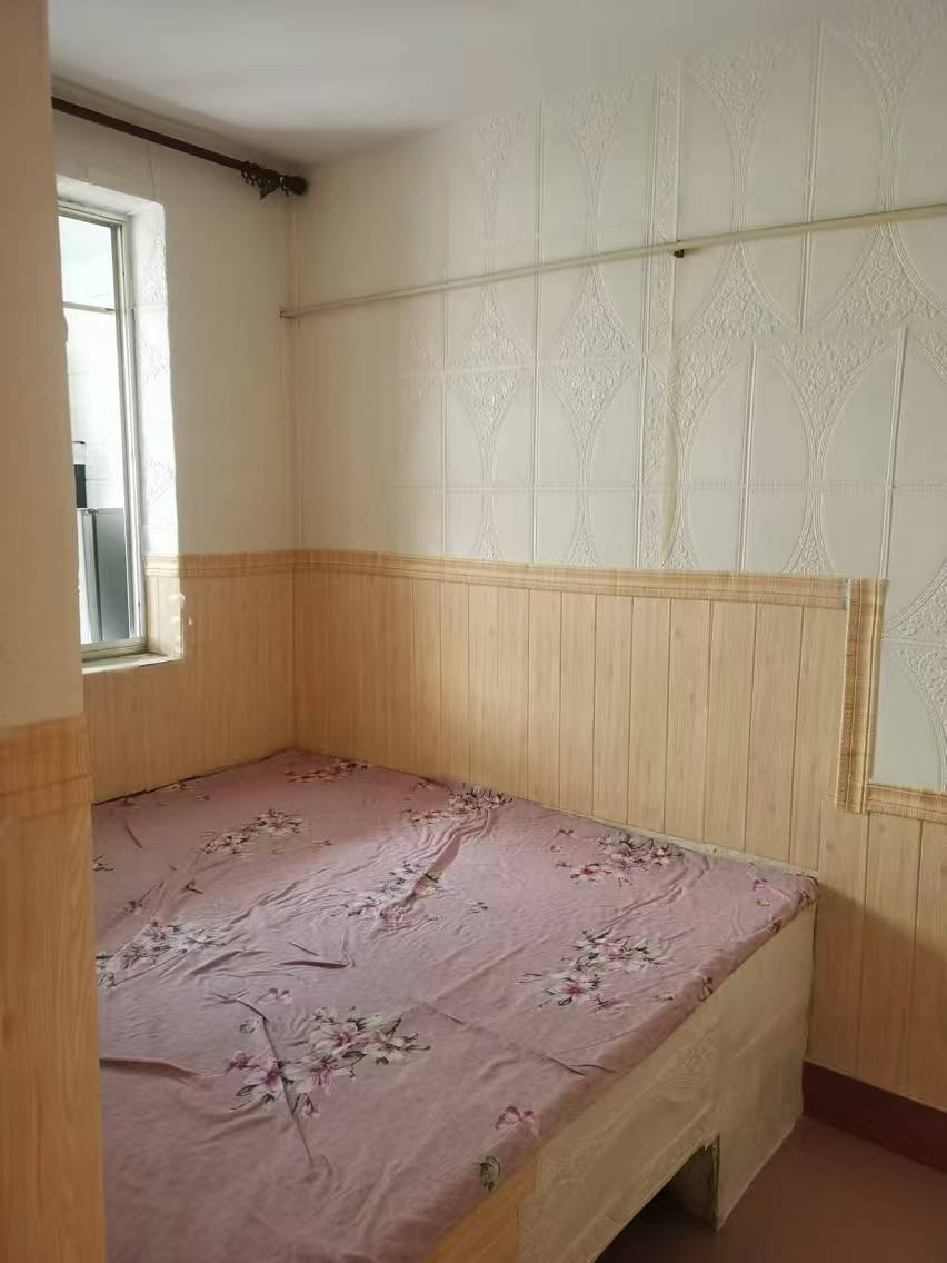 抱山街21號(hào)樓帶院一樓