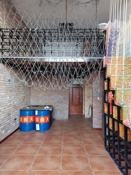 長江匯泉商廈精裝公寓出租，家具家電齊全，拎包入住