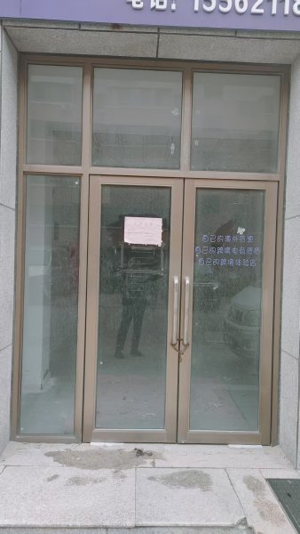 喜登府居民小區(qū)門市房出租，70-150平都有。