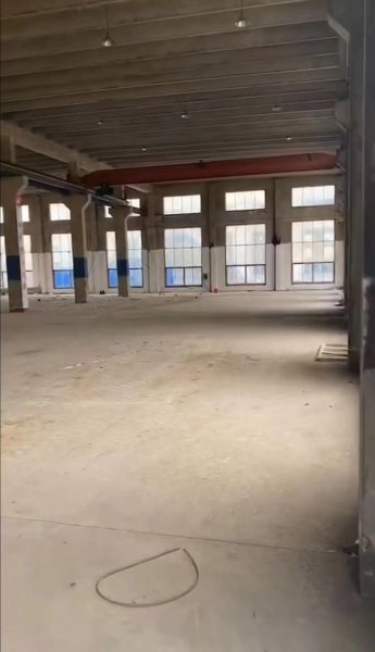 出租工業(yè)用地廠房400---1200平，有航吊，大院停車方便