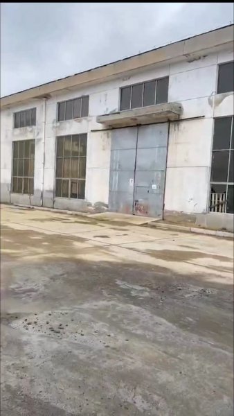 出租工業(yè)用地廠房400---1200平，有航吊，大院停車方便