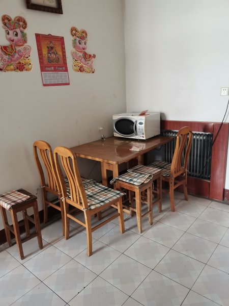 金都大廈附近的2樓出租，家具家電齊全