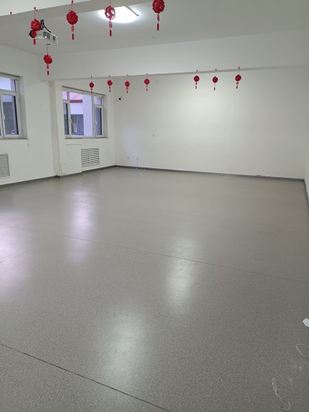 聚能托管（文登師范學校西側）有少量辦公室對外出租、合作