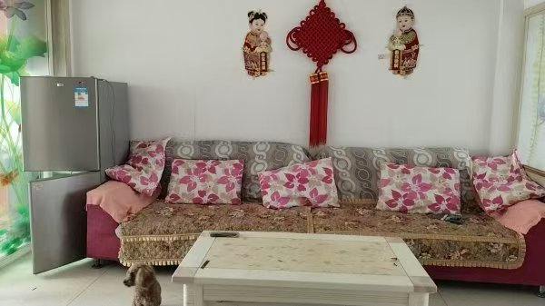 和馨里小區(qū)三樓精裝修家電家具齊全拎包入住出門夜市小學(xué)