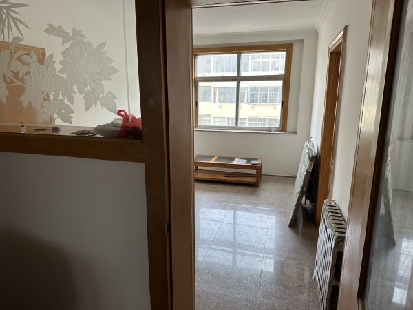 對(duì)外出售桃園小區(qū)貼地三樓