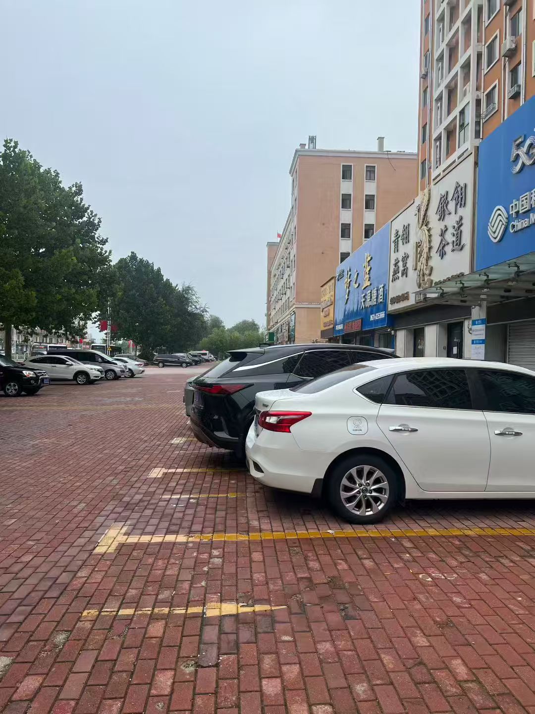 文登市區(qū)福泉名居北門門市房出租