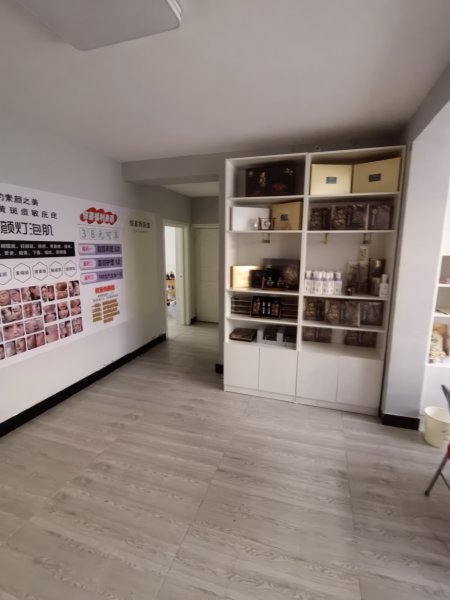 繽紛尚街美食街附近美容頭療店轉(zhuǎn)讓 繽紛尚街美食街附近美容頭療店轉(zhuǎn)讓