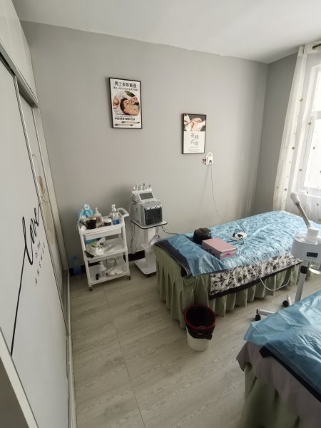 繽紛尚街美食街附近美容頭療店轉(zhuǎn)讓 繽紛尚街美食街附近美容頭療店轉(zhuǎn)讓