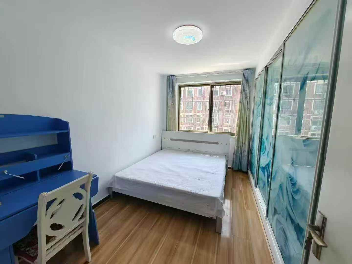 祥和新都后身中順小區(qū)二樓126平三室49.8萬 祥和新都后身中順小區(qū)二樓126平三室49.8萬