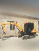 60--70型小挖掘機(jī)帶破碎錘抓木器出租