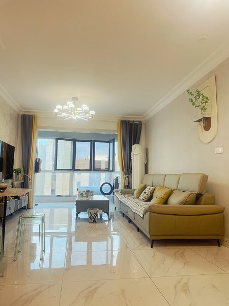 車站棲鳳臺小區(qū)