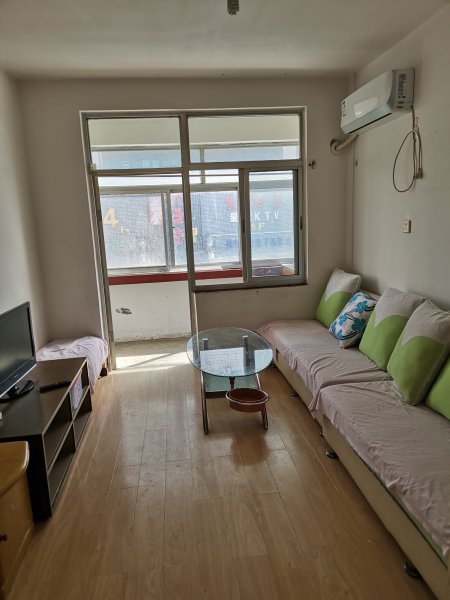 金都大廈附近的2樓出租，家具家電齊全