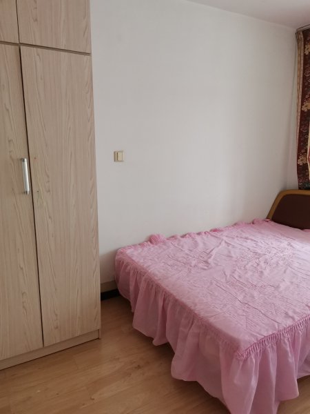 金都大廈附近的2樓出租，家具家電齊全