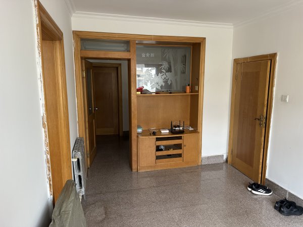 桃園小區(qū)三樓對外出售