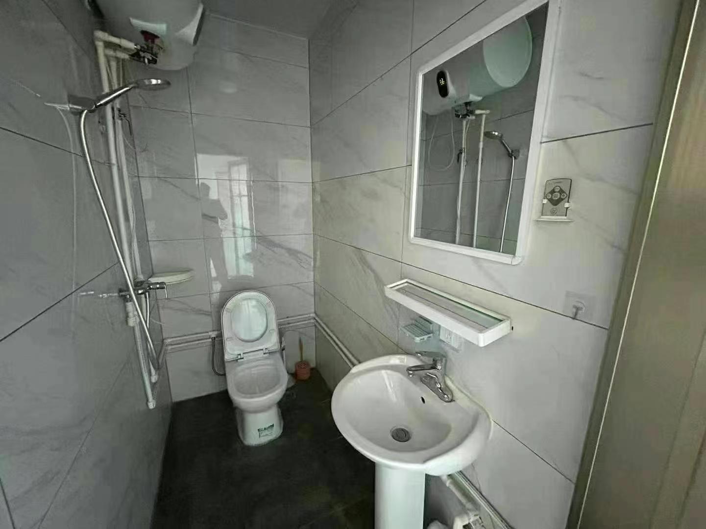 【出租】人和國(guó)際公寓樓65平800/月