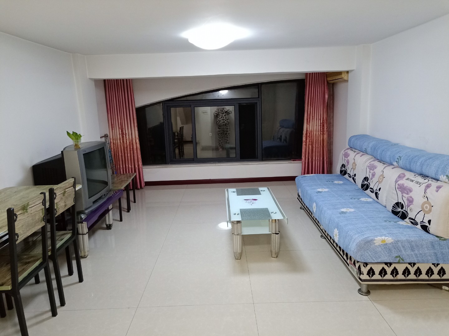 免費(fèi)地暖精裝閣樓出租