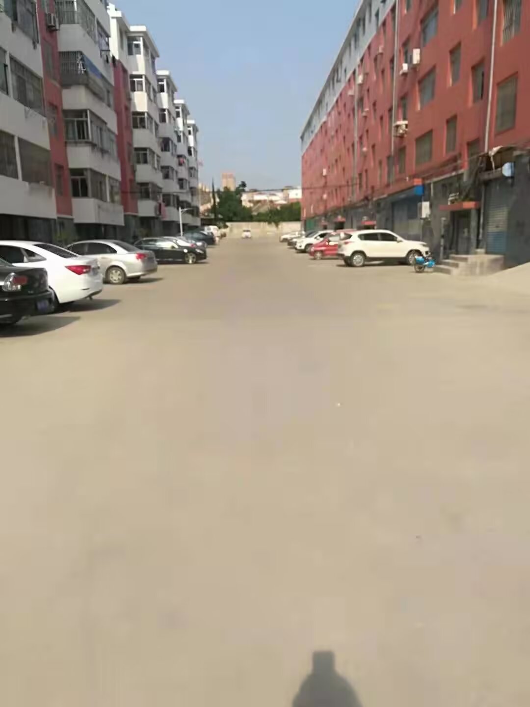 大潤發(fā)西門往北500米