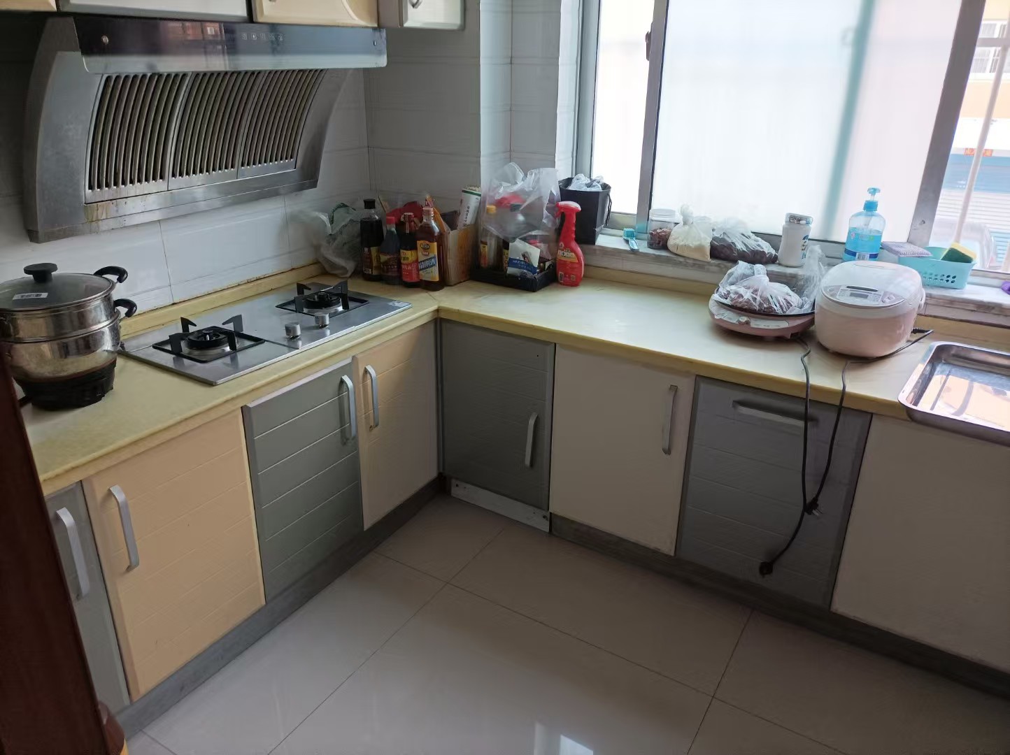 三里河小學(xué)對面住人一樓出租出售