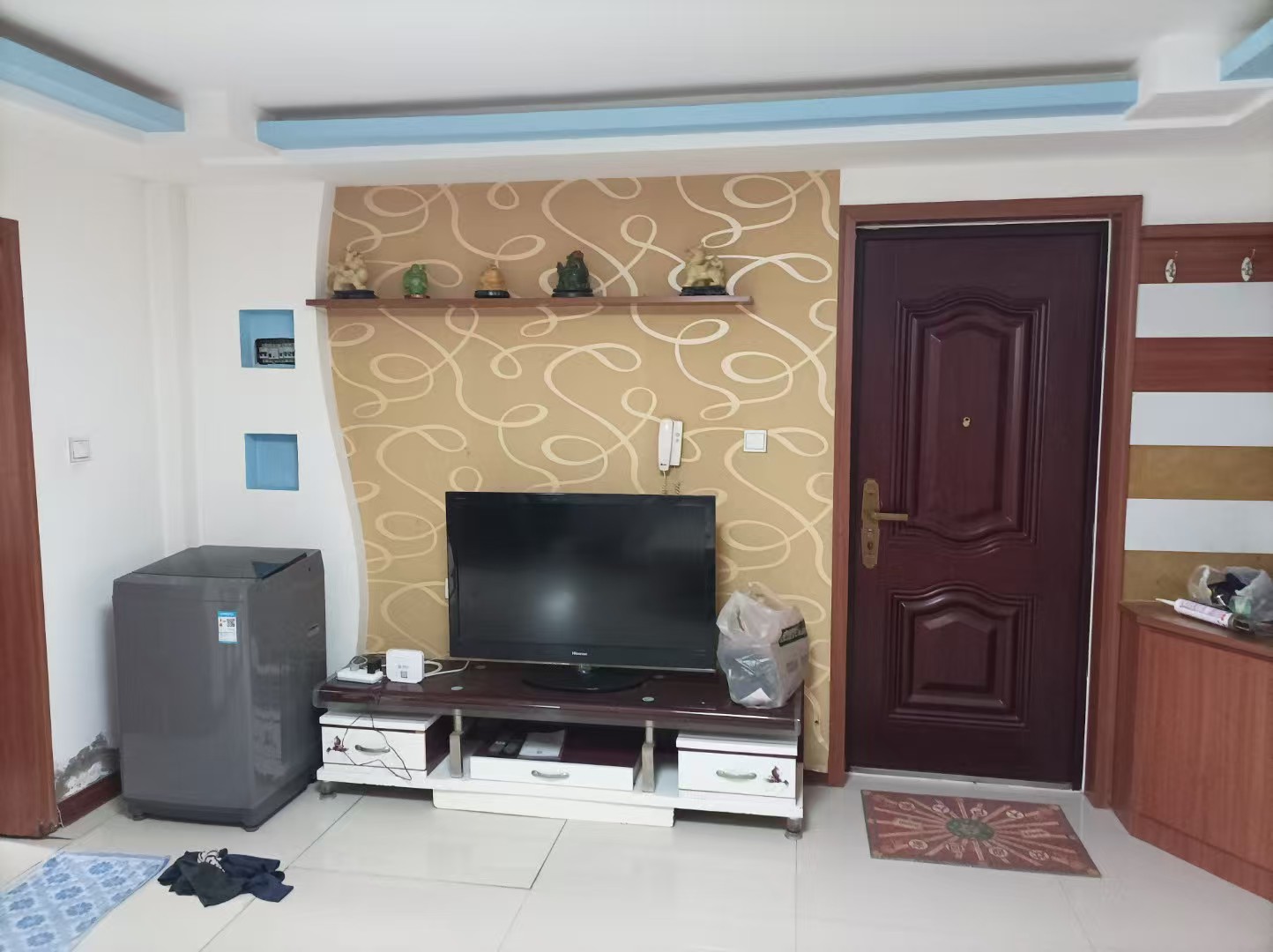 三里河小學(xué)對面住人一樓出租出售