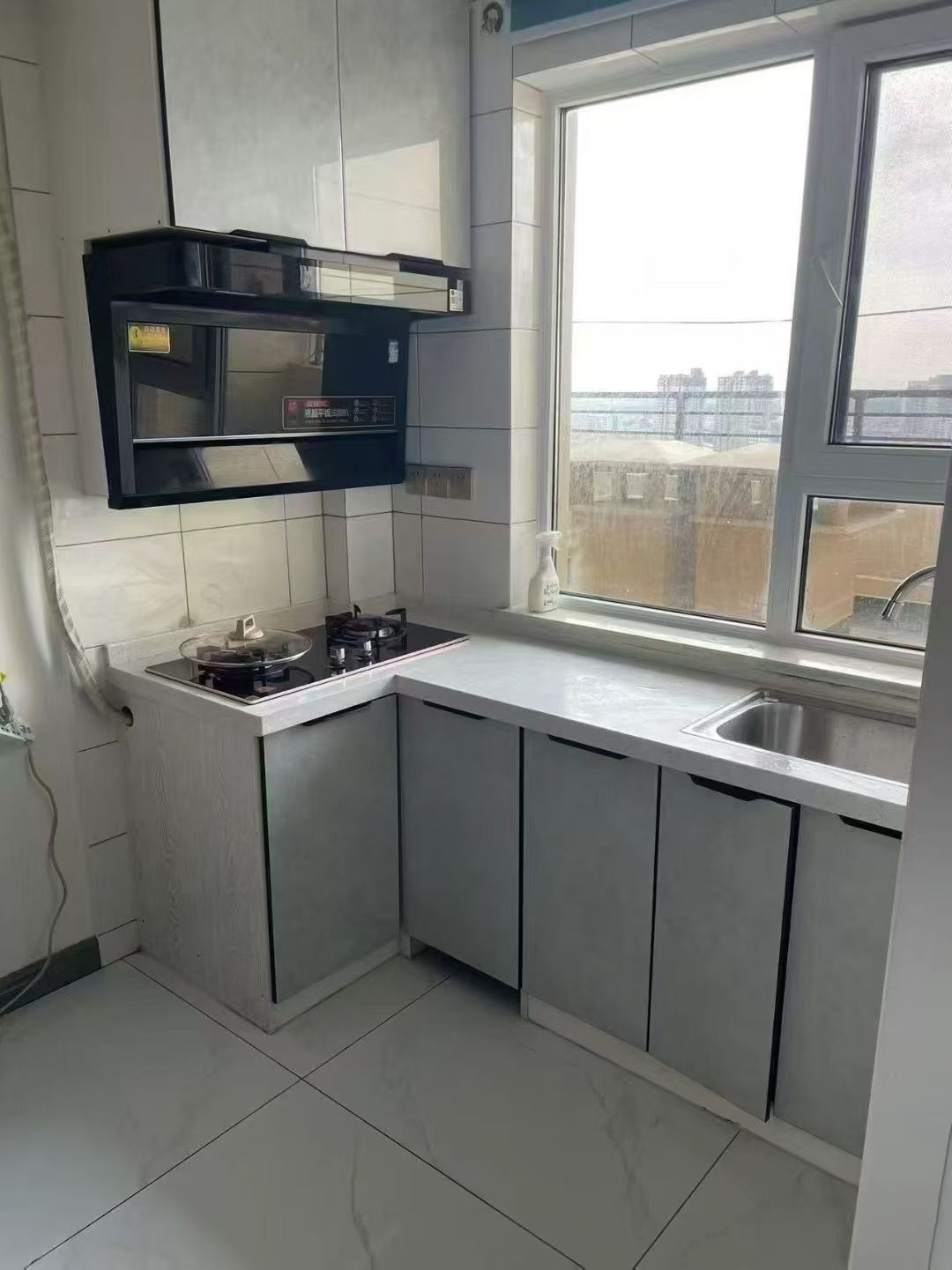 抱龍居電梯房?jī)墒乙粡d每月1200元