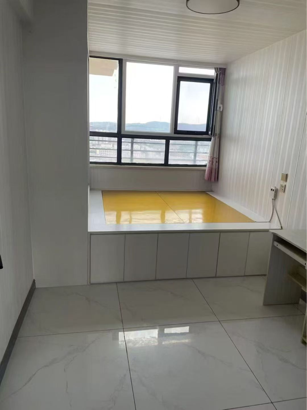 抱龍居電梯房?jī)墒乙粡d每月1200元