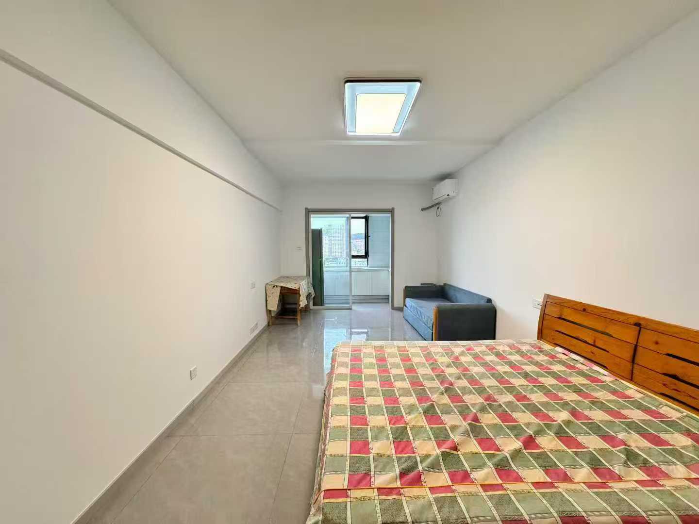 首次出租財富一號51平南向1000/月