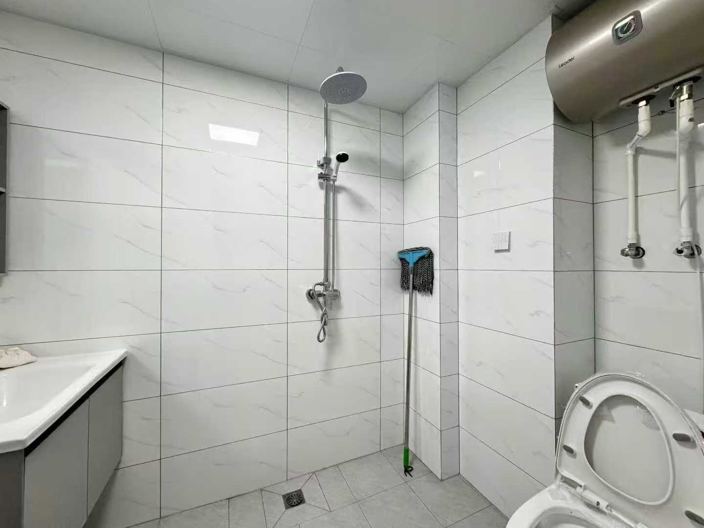 首次出租財富一號51平南向1000/月