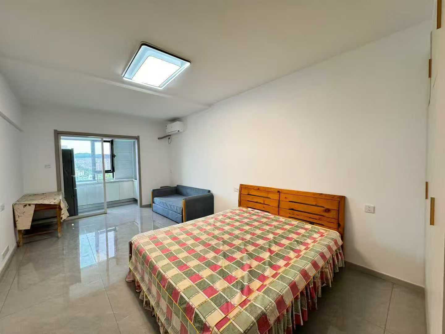 首次出租財富一號51平南向1000/月