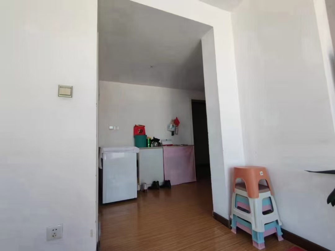 御景花園22樓東向56平1000元