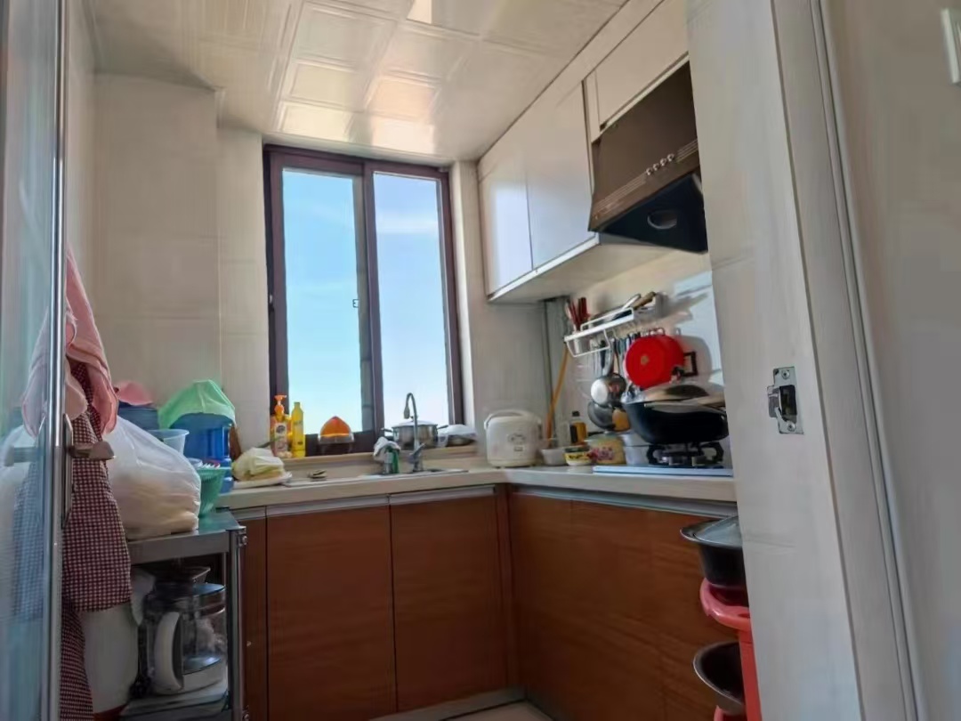 御景花園22樓東向56平1000元