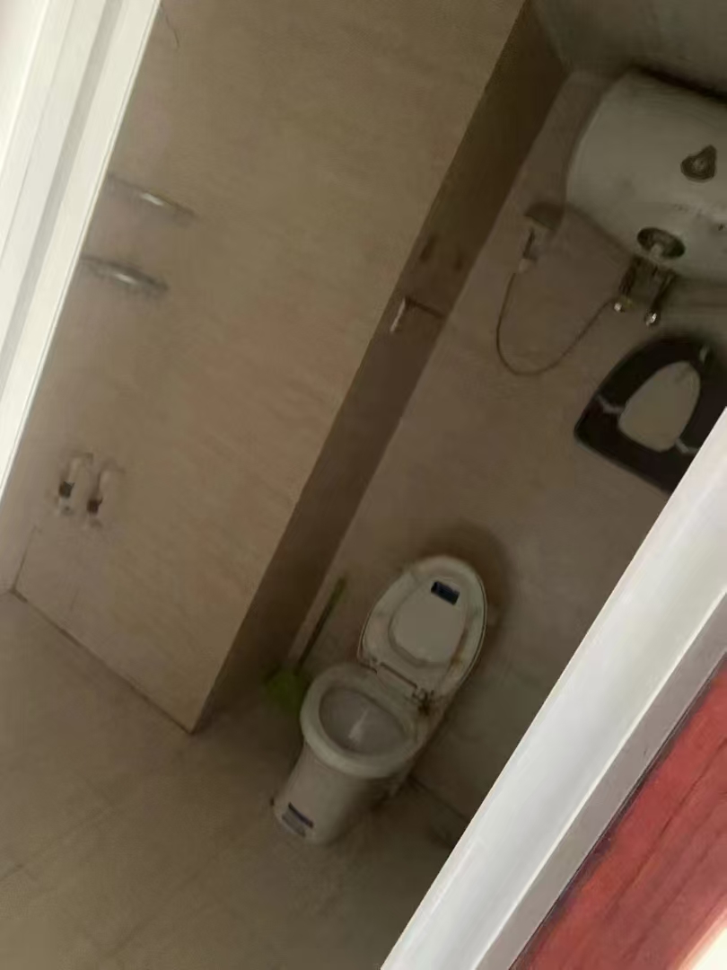 【出租】銀河世家公寓好樓層西向50多平月租1000