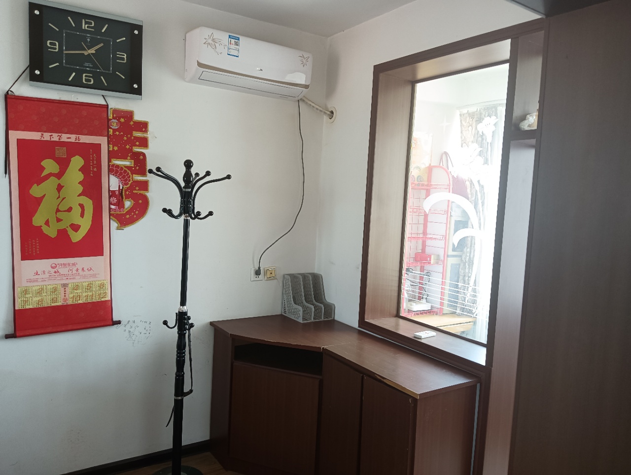 龍山路南月租550三室