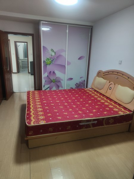 三里河小學對面住人一樓出租出售 三里河小學對面住人一樓出租出售