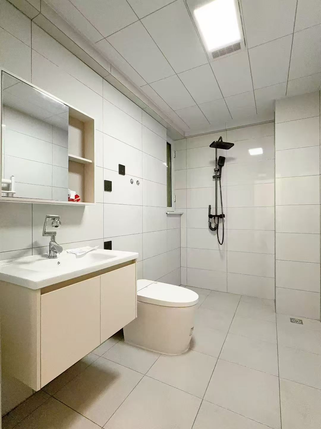 溫州商廈電梯12樓116.46平 三室38.8萬(wàn) 溫州商廈電梯12樓116.46平 三室38.8萬(wàn)