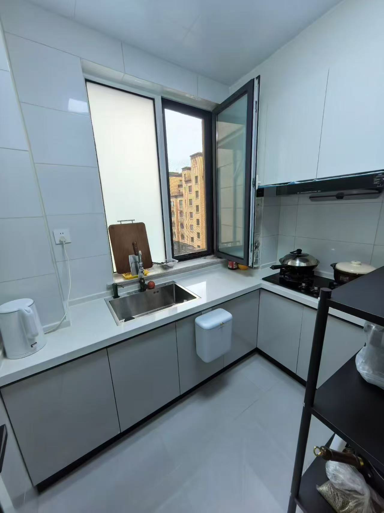 【出租】山能伴山林語電梯4樓80多平二室要求干凈月/1600