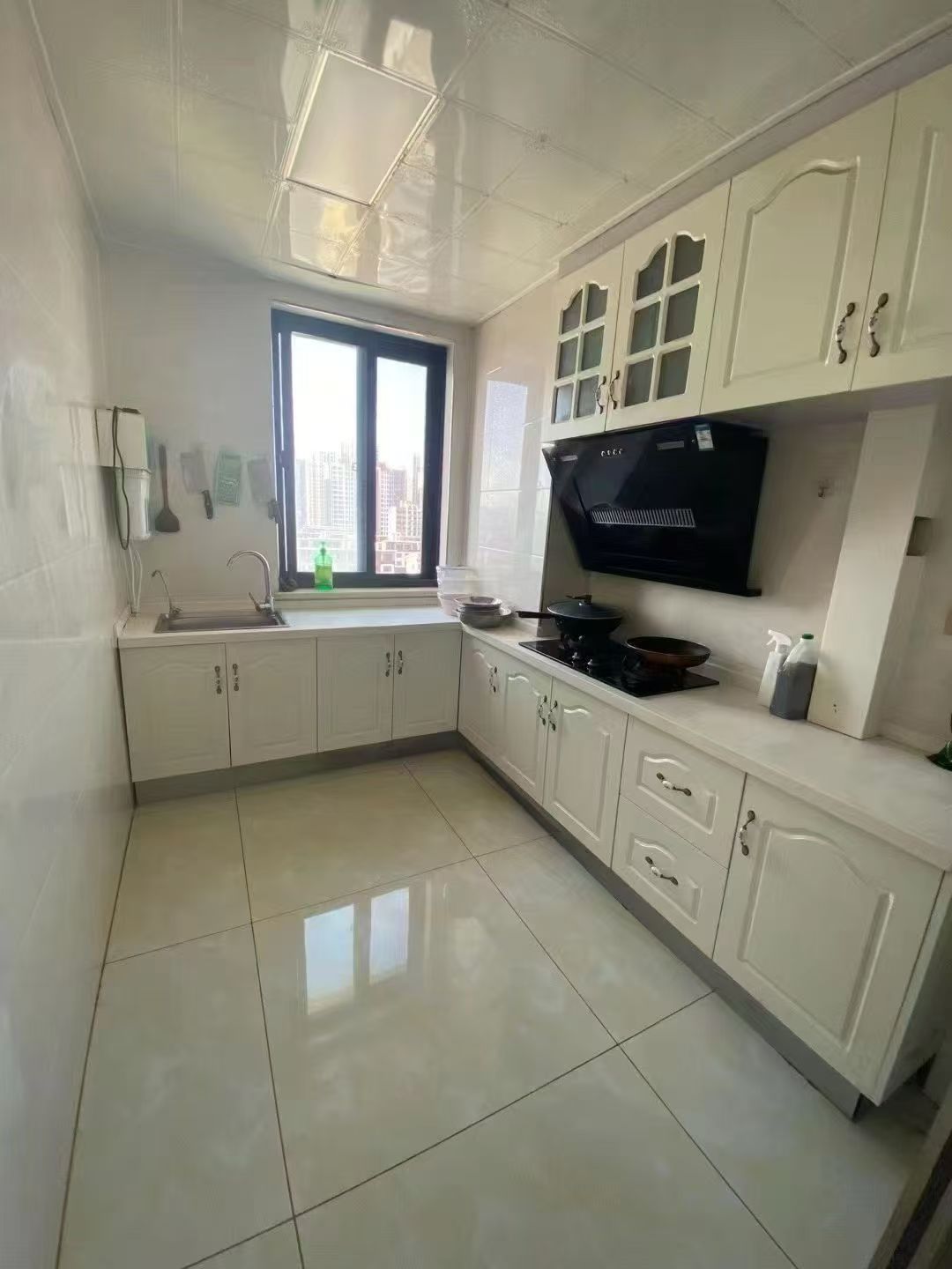 錦城世家106平電梯三室1200/月