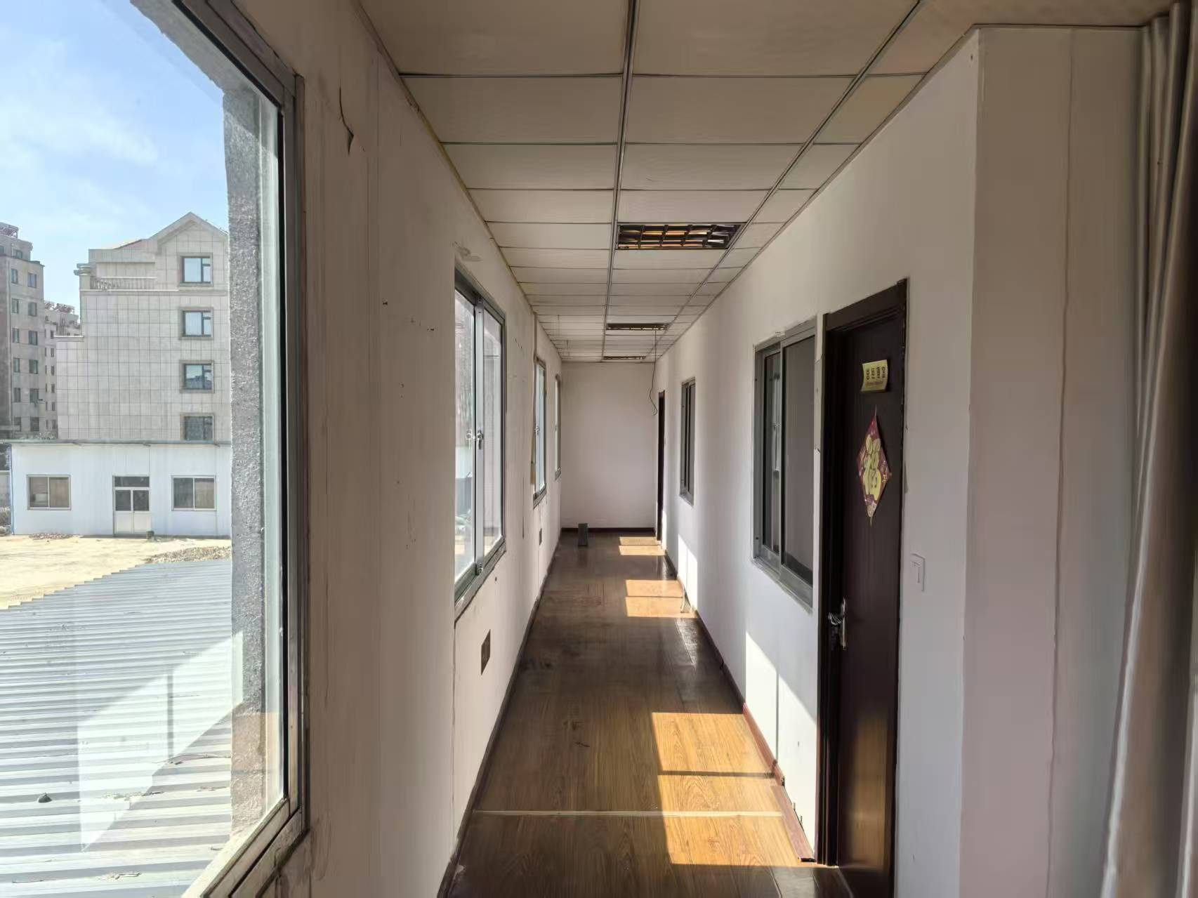 文登開(kāi)發(fā)區(qū)廣州路東首路北=層樓及倉(cāng)庫(kù)、空曠場(chǎng)地出租