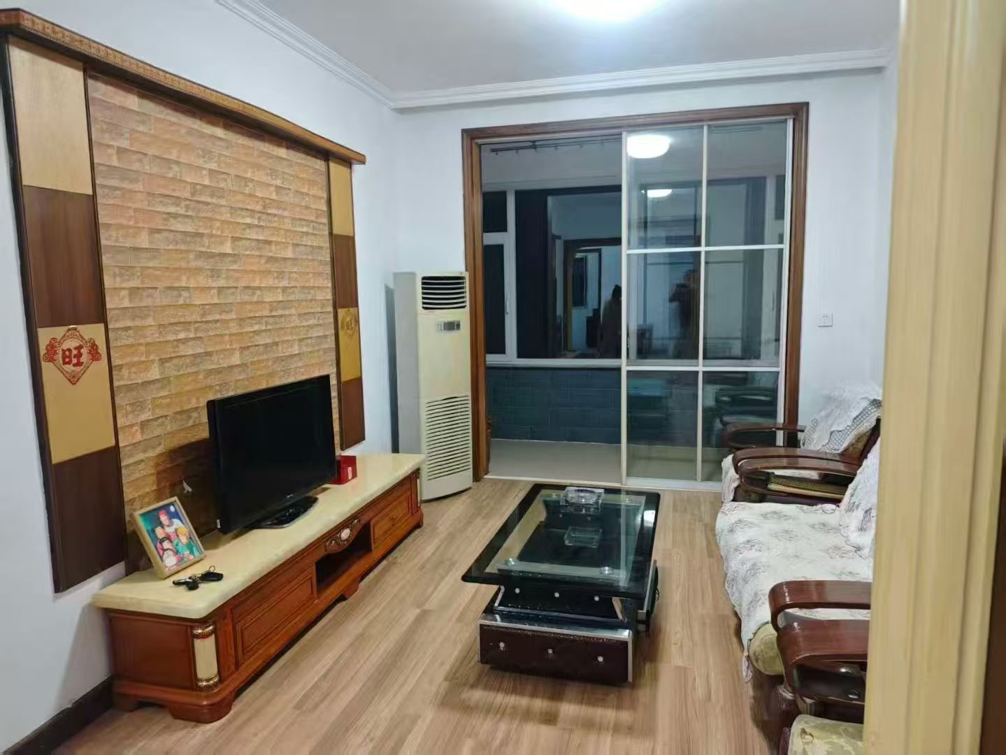 龍山路住人一樓120平三室月租750元