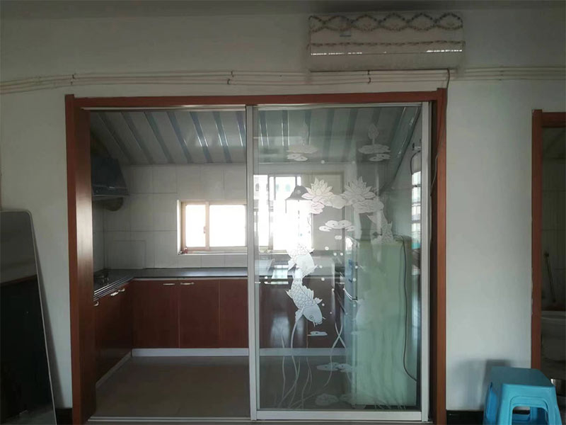 涼水灣鴻?；▓@小區(qū)精裝閣樓出租