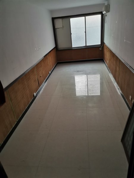 7天連鎖酒店樓下臨街的門市房出租