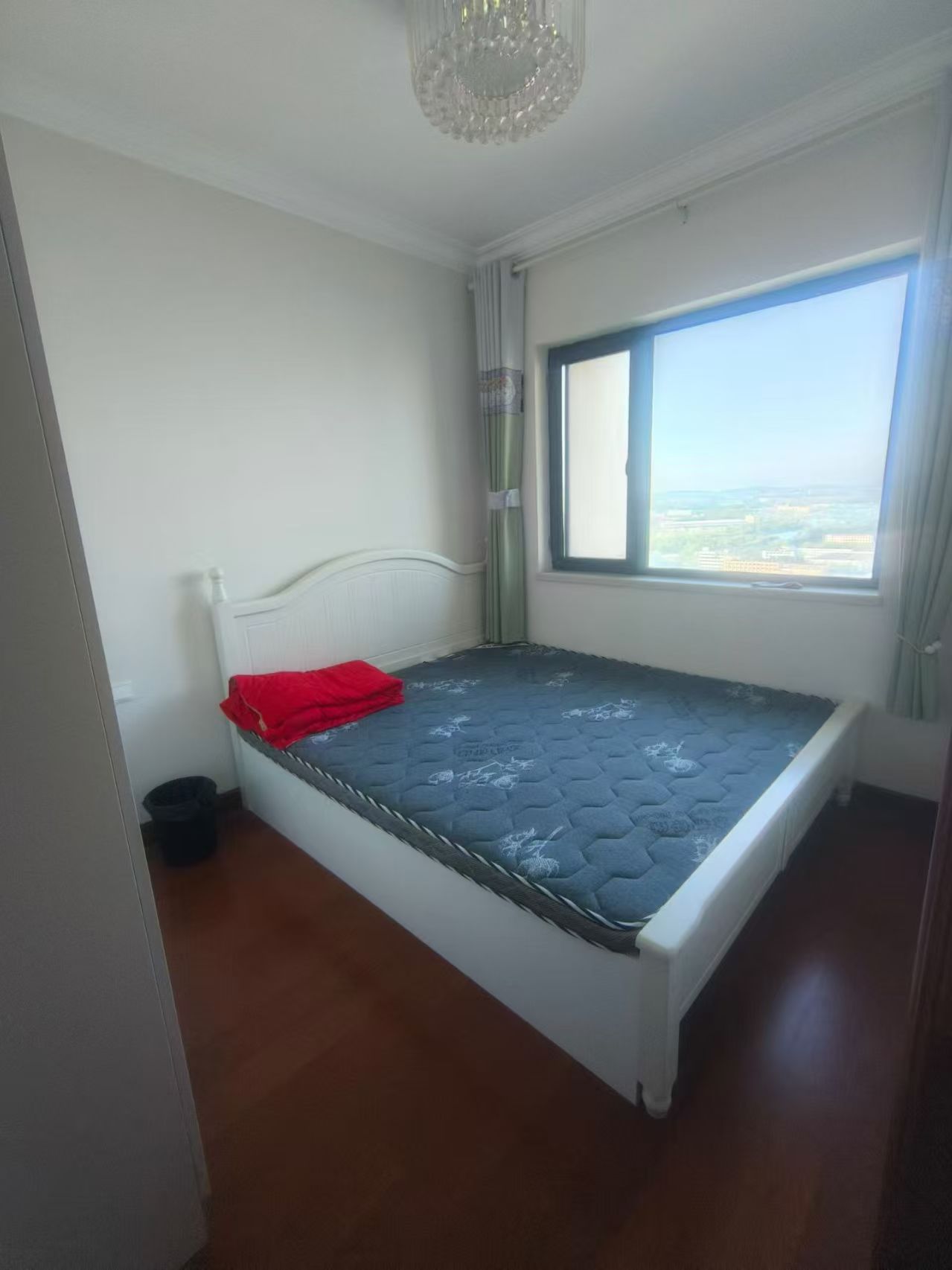 恒大翡翠華庭觀景好樓層126平三室兩衛(wèi)月租1500元