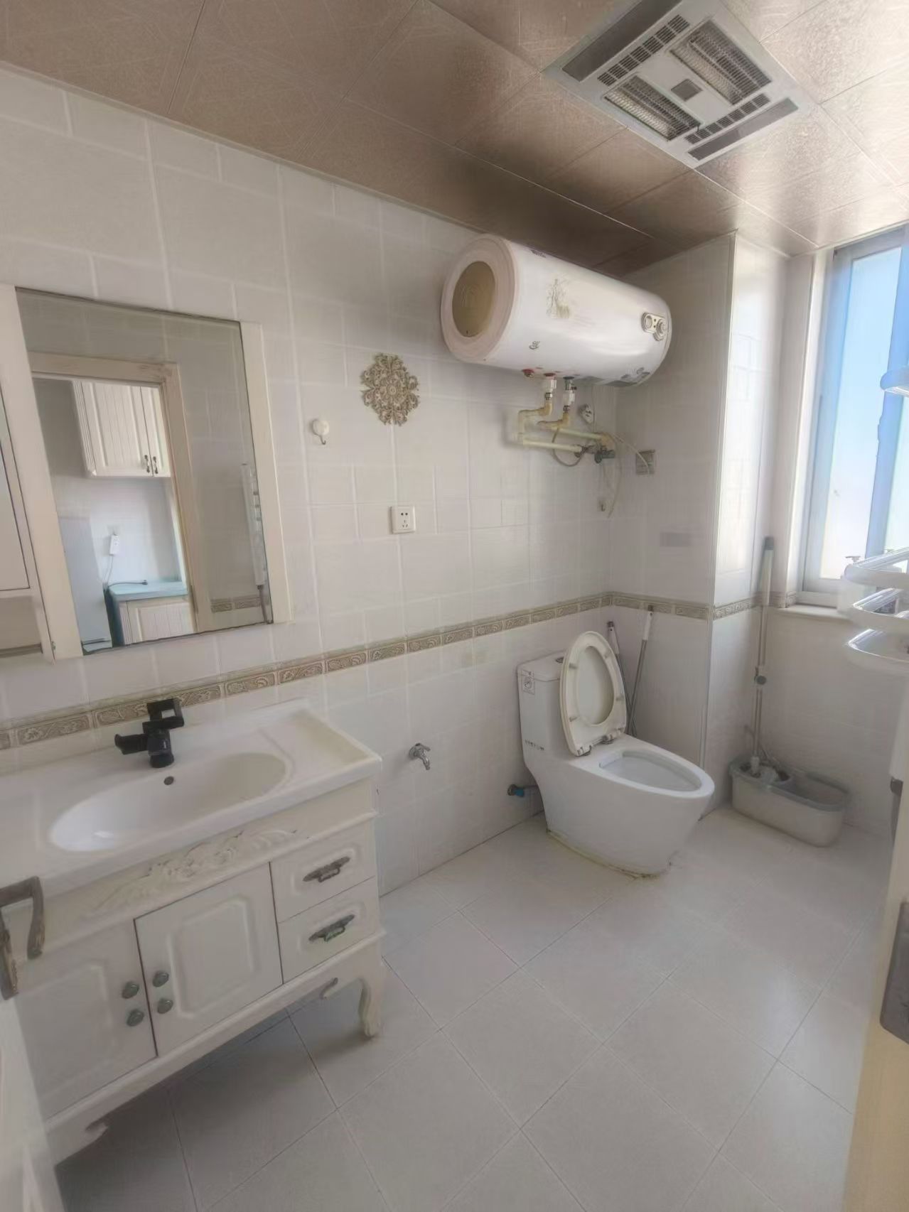 潤(rùn)泰國(guó)際封閉小區(qū)電梯好樓層82.78平兩室38.6萬(wàn) 潤(rùn)泰國(guó)際封閉小區(qū)電梯好樓層82.78平兩室38.6萬(wàn)