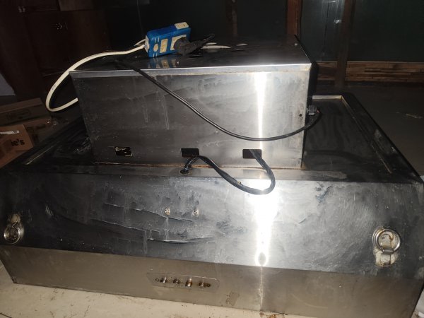 外賣店不干了，**物品清倉處理