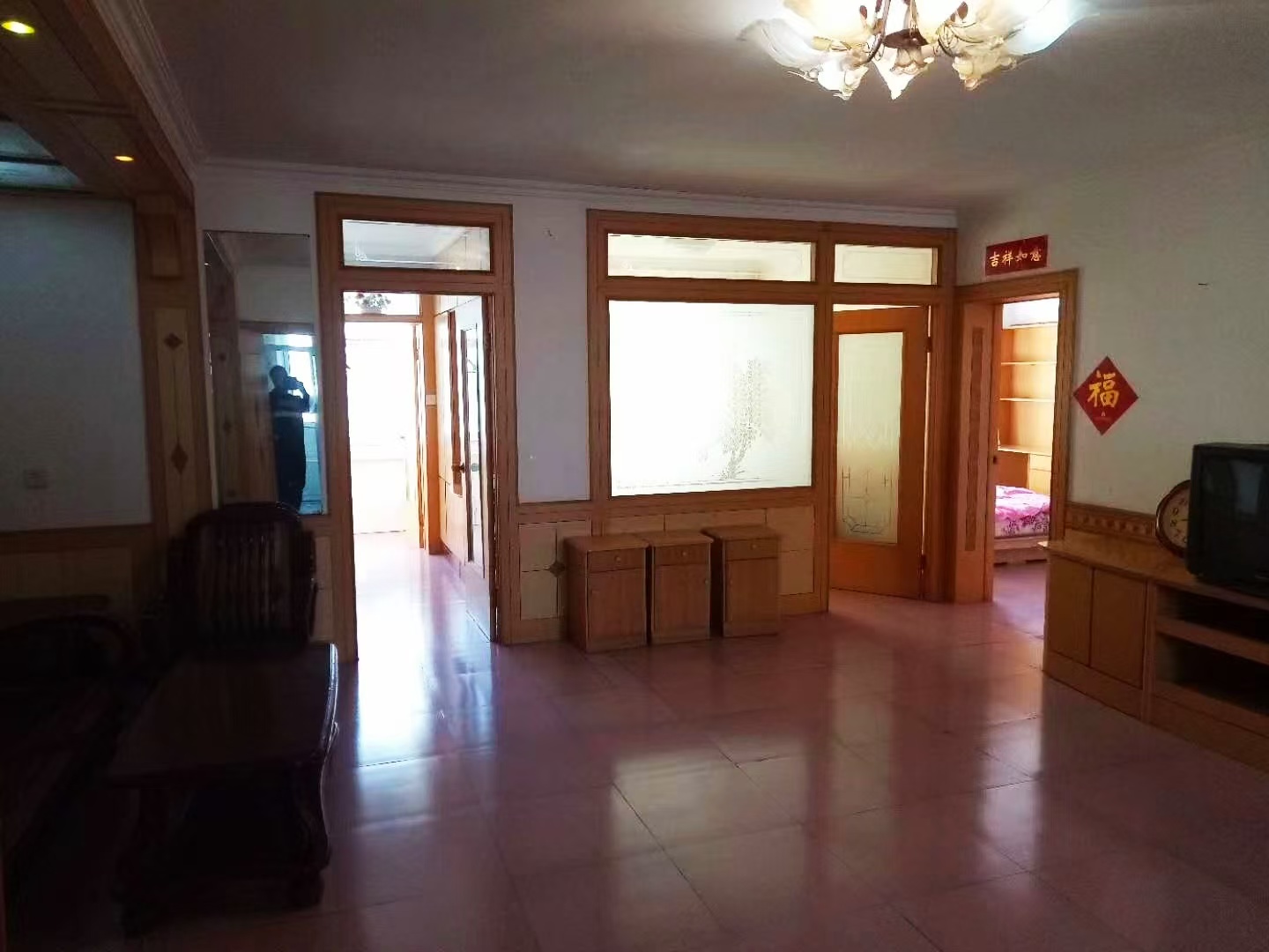 金地小區(qū)吉樓出售，125平，25萬