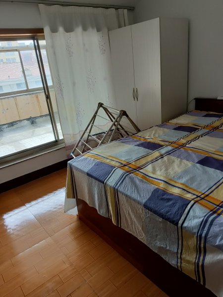 市中心位置石馬街北區(qū)閣樓出租