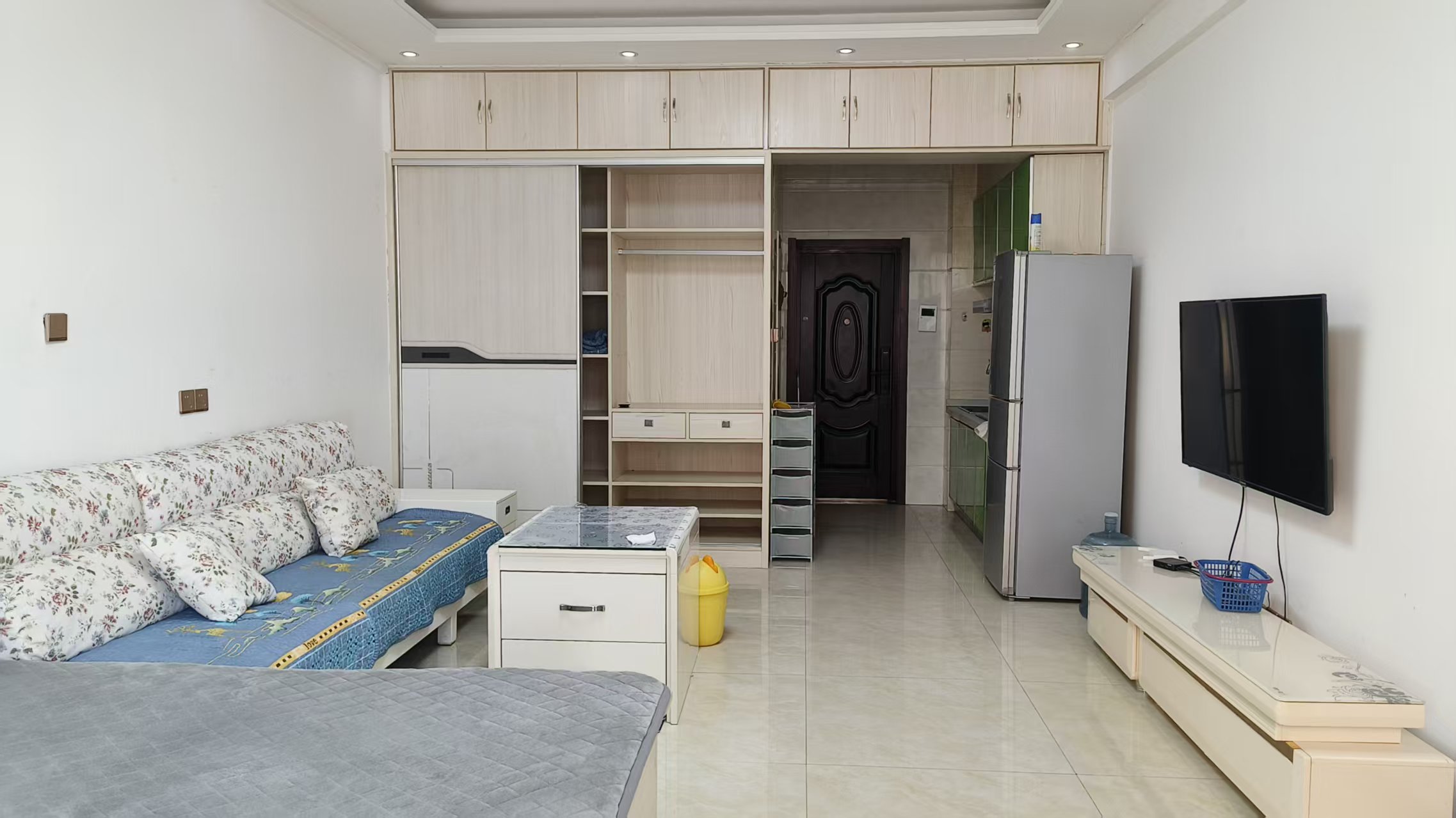 康業(yè)現(xiàn)代城公寓出租