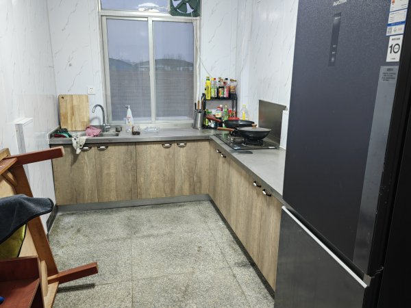 宏利物流對(duì)面兩層門市出租