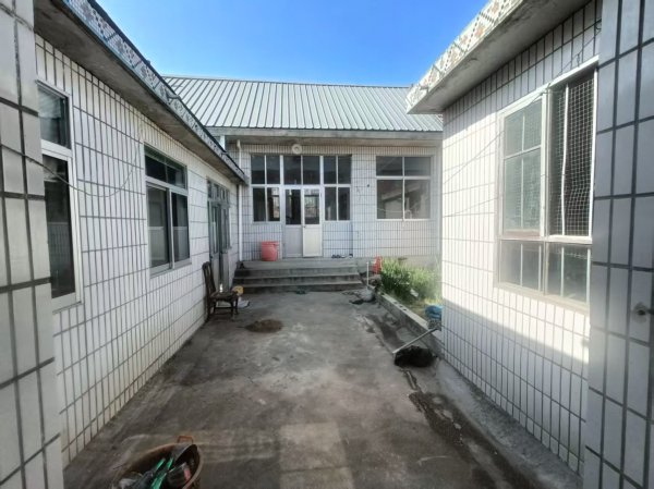 小觀鎮(zhèn)駐地平房出租