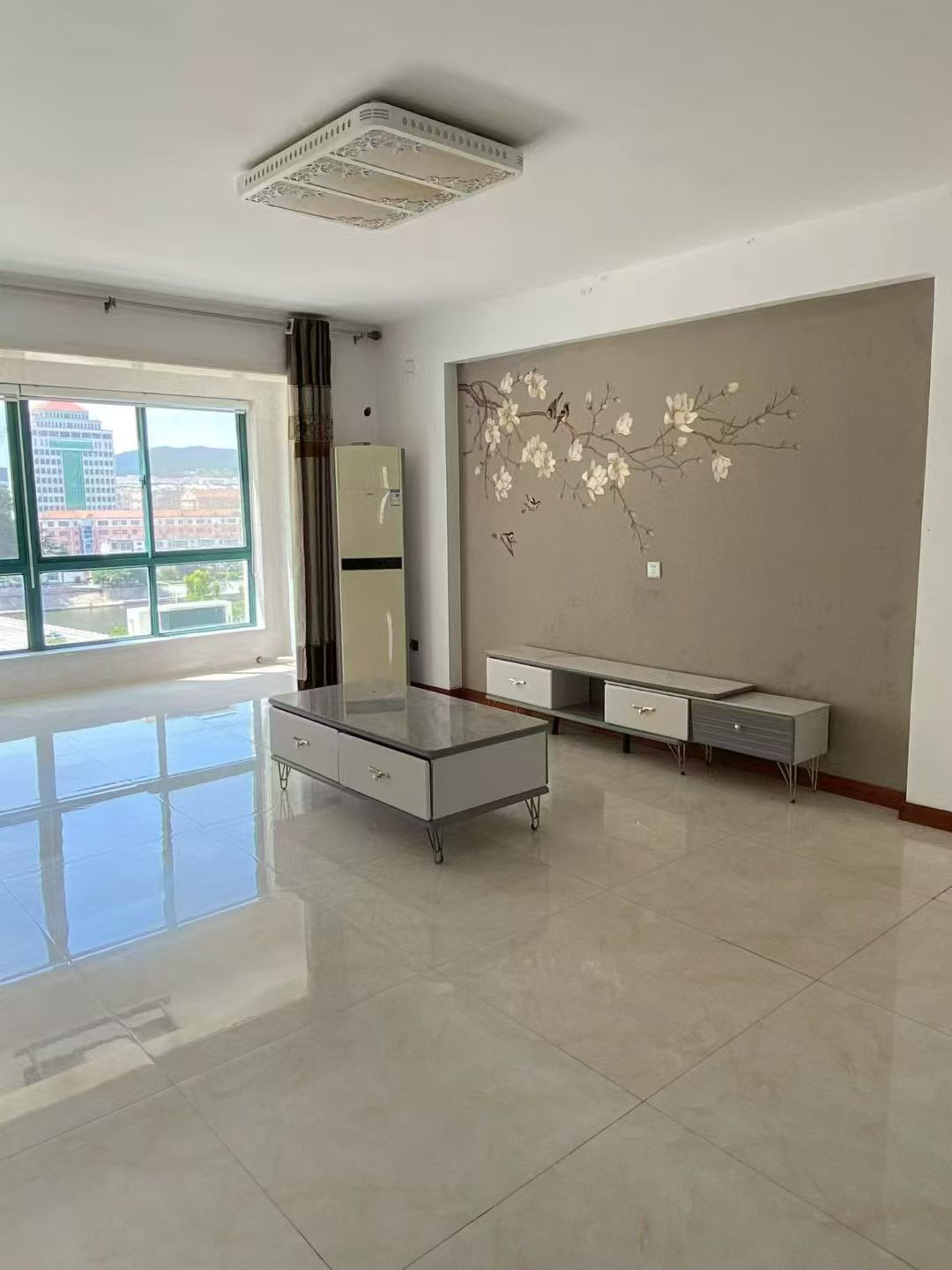 銀河花園140多平精裝修1600/月家具家電齊全