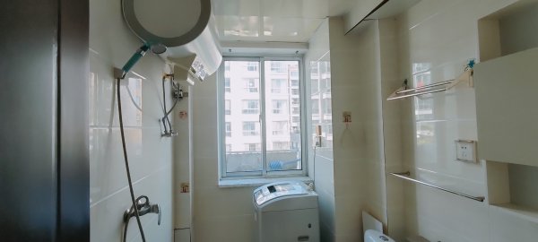 二中南50米86平米精裝出租